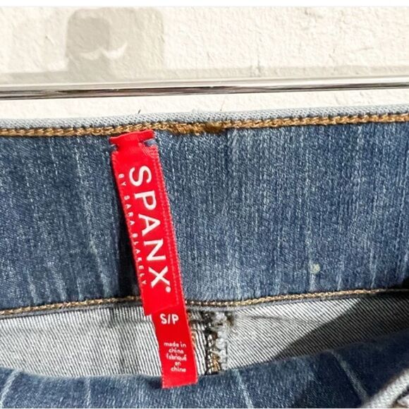 Spanx Women’s Stretch Skinny Light Wash Pull On Denim Jeans Size Small Night Out - Picture 2 of 6